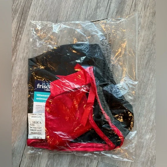 Frisco Vampire Cape For Small Dog or Cat Halloween Costume, Black Red Color - Picture 5 of 8